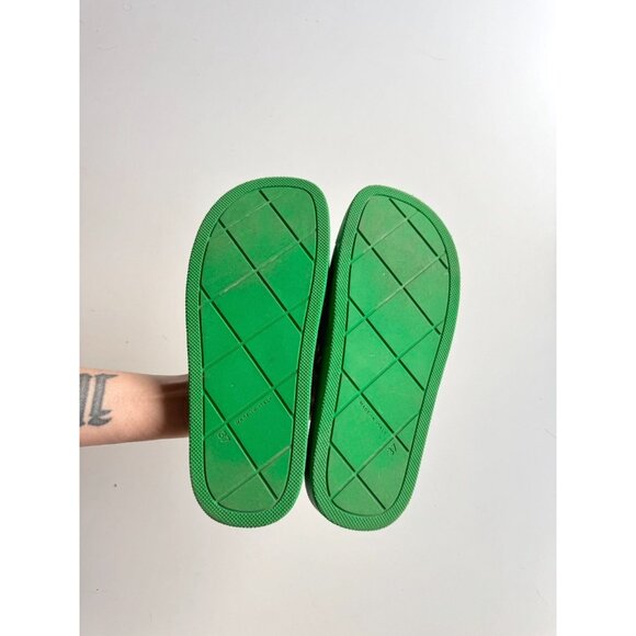 BOTTEGA VENETA Parakeet Green Rubber Intrecciato Pool Slides Sandals, Size 37 - Picture 15 of 16